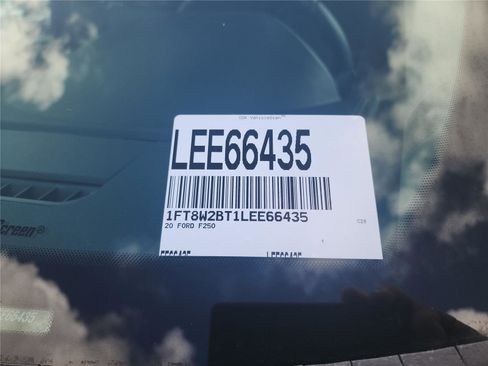 Used 2020 Ford F250 Lariat w/ Chrome Package image 11