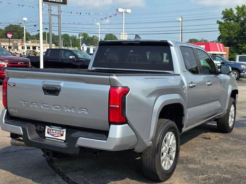 Used 2024 Toyota Tacoma SR5 AWD/4WD image 13
