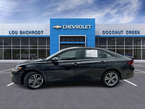 Used 2024 Volkswagen Jetta SE FWD image 5