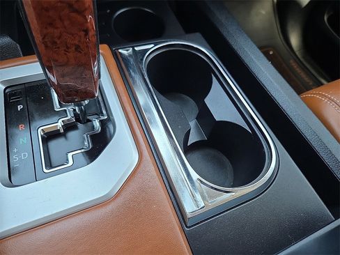 Used 2018 Toyota Tundra SR5 image 21