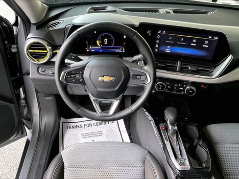 Used 2024 Chevrolet Trax LT w/ Driver Confidence Package FWD image 7