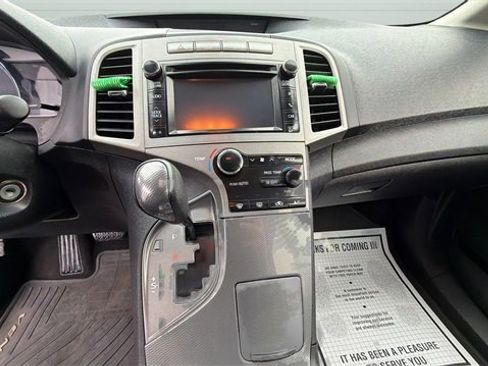 Used 2014 Toyota Venza LE image 12