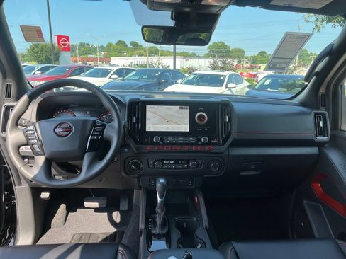 Certified 2025 Nissan Frontier PRO-4X w/ Pro Premium Package AWD/4WD image 21