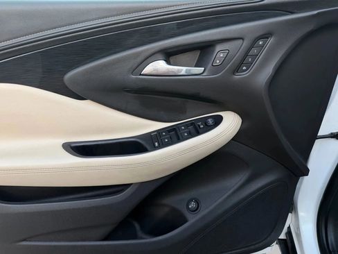 Used 2017 Buick Envision Essence image 39