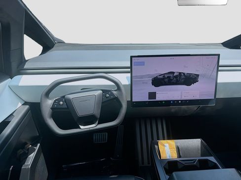 Used 2024 Tesla Cybertruck AWD Crew Cab image 19
