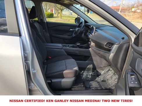 Certified 2025 Nissan Rogue SV image 48