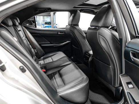 Used 2019 Lexus IS 300 RWD image 38