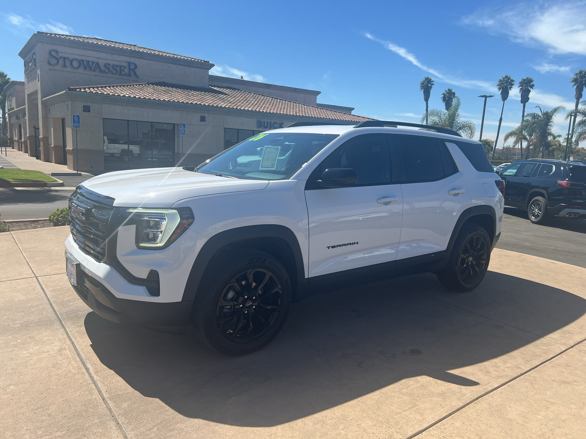 Used 2026 GMC Terrain Elevation w/ Elevation Premium Package FWD image 1