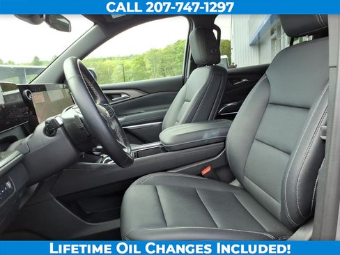 Used 2026 Chevrolet Traverse LT AWD/4WD image 13