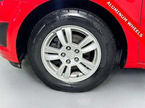 Used 2014 Chevrolet Sonic LT image 29