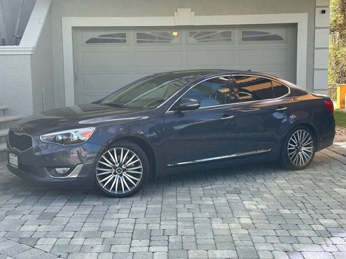 Used 2014 Kia Cadenza Premium w/ Technology Package FWD image 4