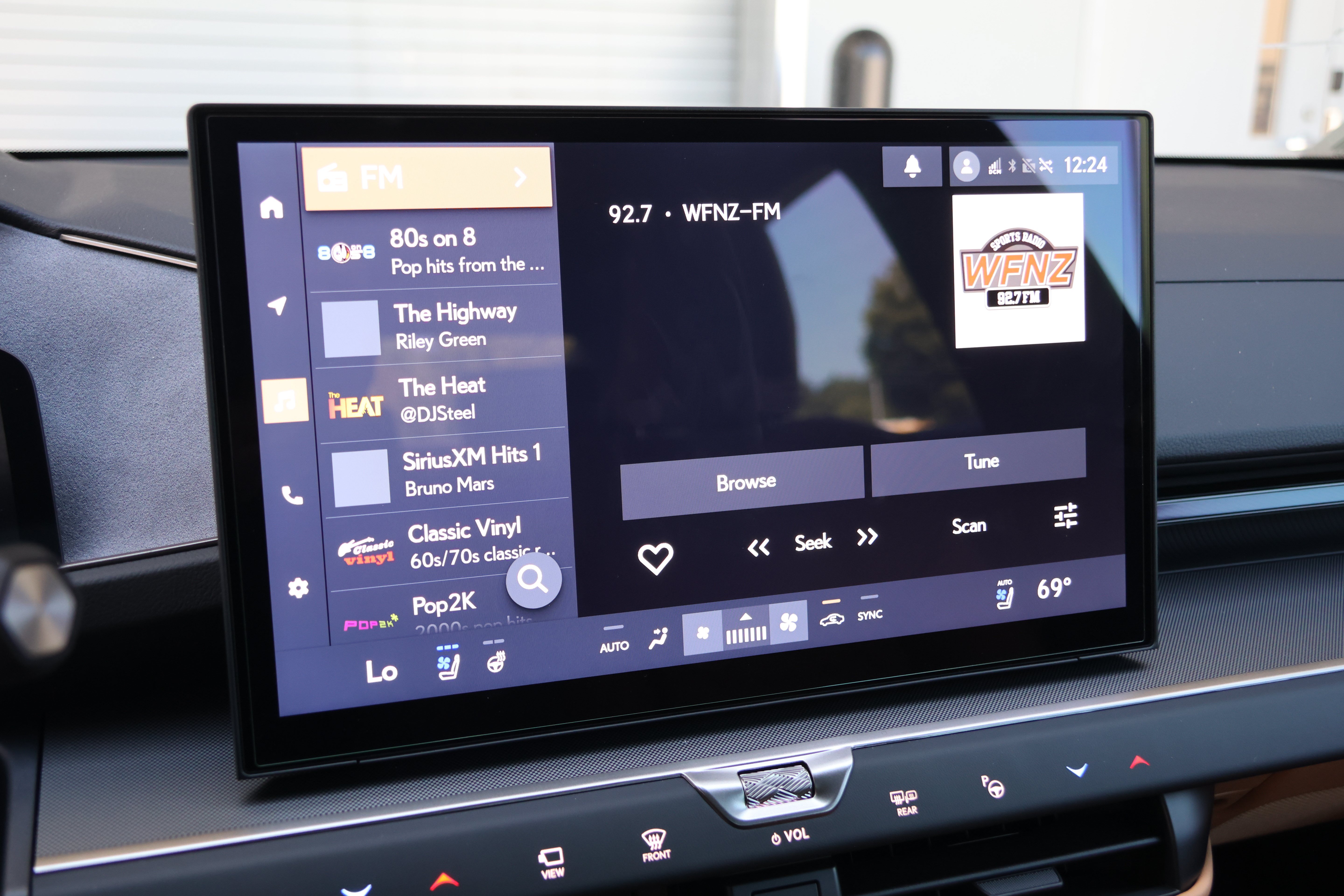 New 2027 Lexus ES 350h w/ Accessory Package (K3) FWD image 18
