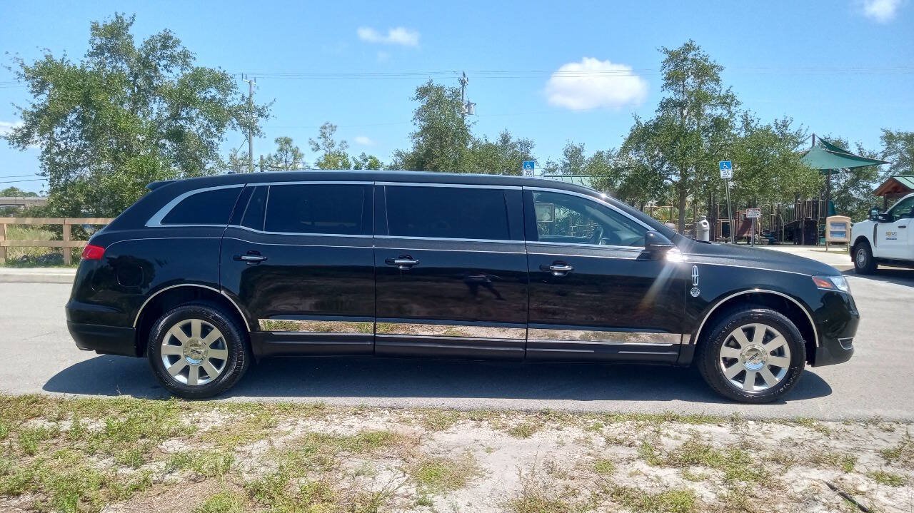 Used 2014 Lincoln MKT AWD image 5