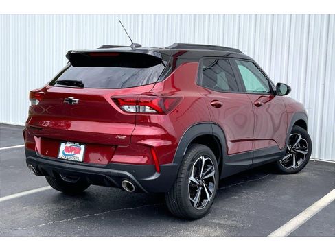Used 2022 Chevrolet TrailBlazer RS w/ Technology Package FWD image 11