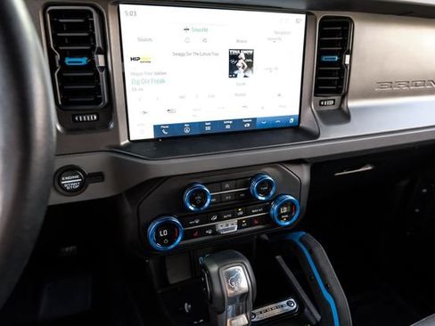 Used 2024 Ford Bronco Black Diamond AWD/4WD image 31