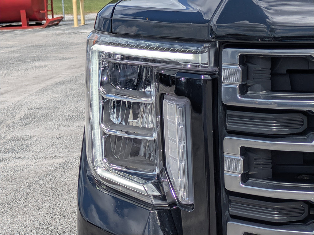 Used 2021 GMC Sierra 2500 AT4 w/ AT4 Preferred Package AWD/4WD image 10
