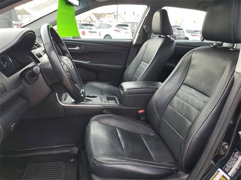 Used 2016 Toyota Camry XLE image 16