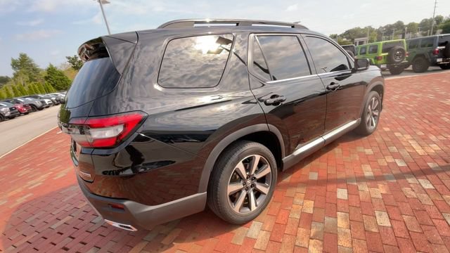 Certified 2025 Honda Pilot Touring image 9