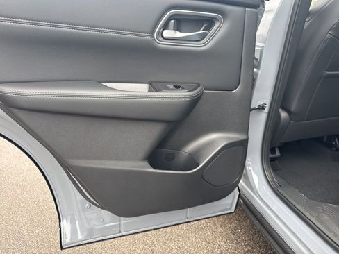 New 2026 Nissan Rogue Platinum w/ Platinum Premium Package image 12