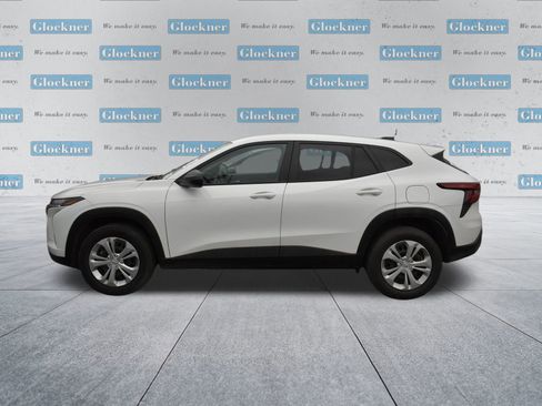 Used 2025 Chevrolet Trax LS image 8