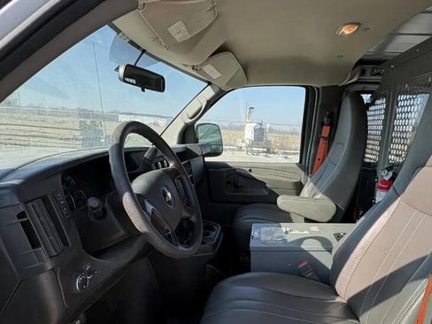 Used 2015 Chevrolet Express 2500 image 5