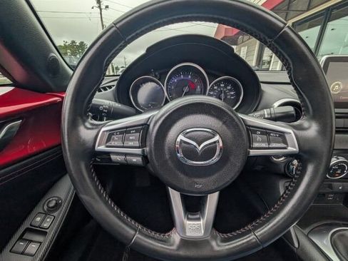 Used 2017 MAZDA MX-5 Miata RF Grand Touring RWD image 10