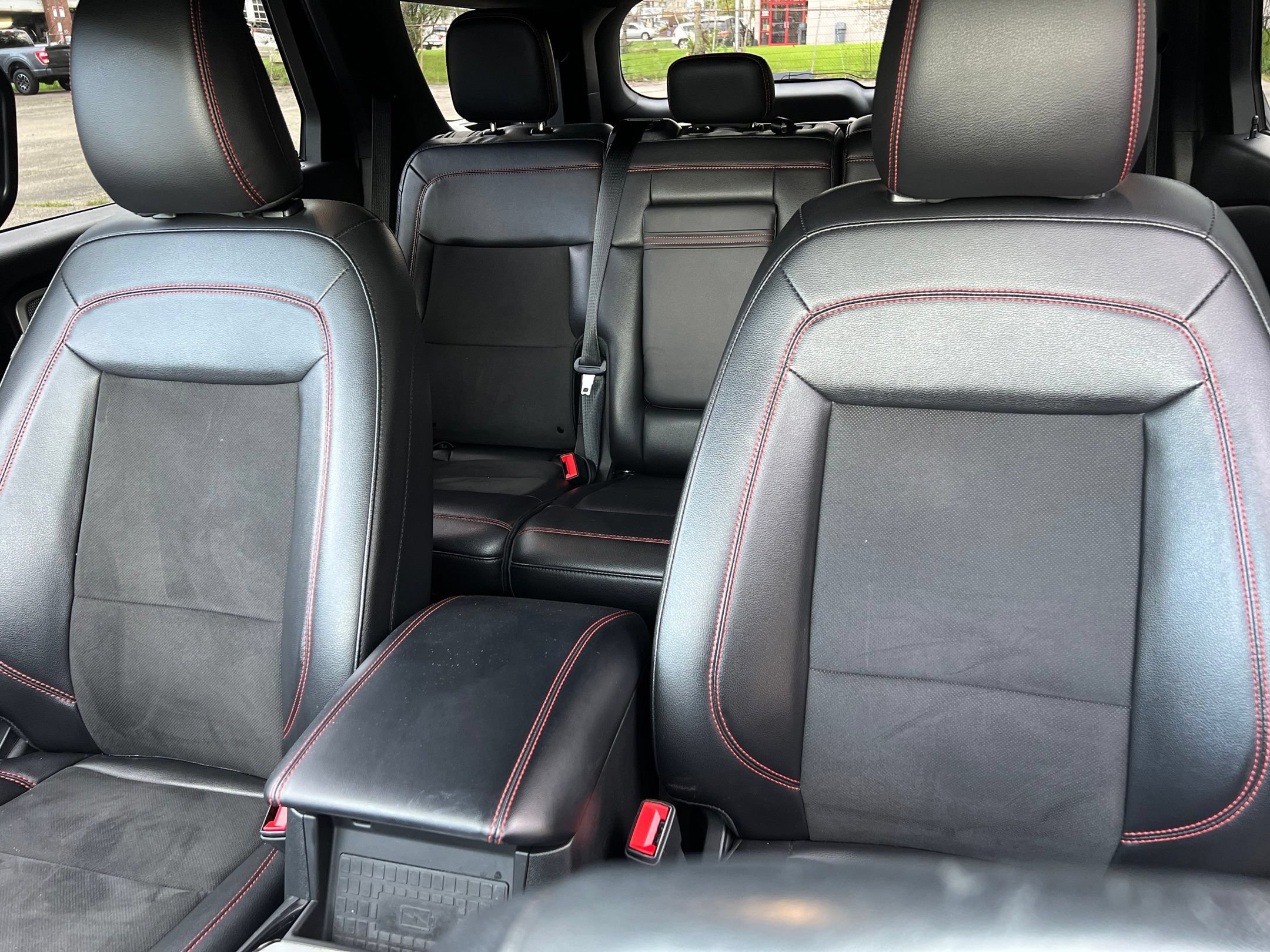 Used 2023 Ford Explorer ST-Line AWD/4WD image 22