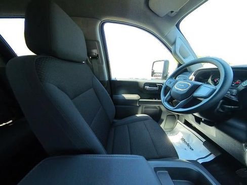 New 2025 GMC Sierra 3500 Pro w/ Convenience Package image 9