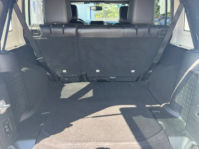 Used 2018 Jeep Wrangler Unlimited Sahara w/ Dual Top Group AWD/4WD image 14