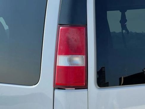 Used 2017 Chevrolet Express 2500 LT w/ LT Preferred Equipment Group image 31