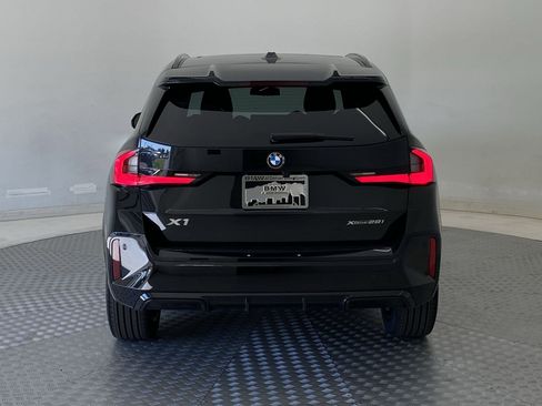 Used 2025 BMW X1 xDrive28i w/ M Sport Package AWD/4WD image 9