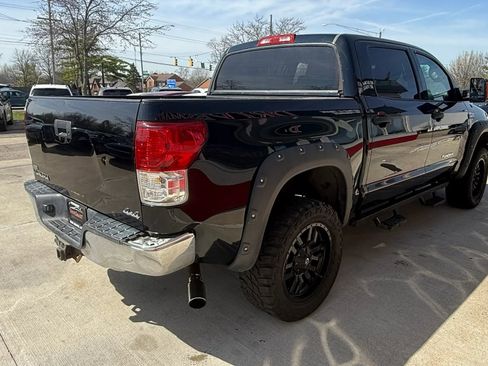 Used 2013 Toyota Tundra 4x4 CrewMax w/ Tow Pkg image 3