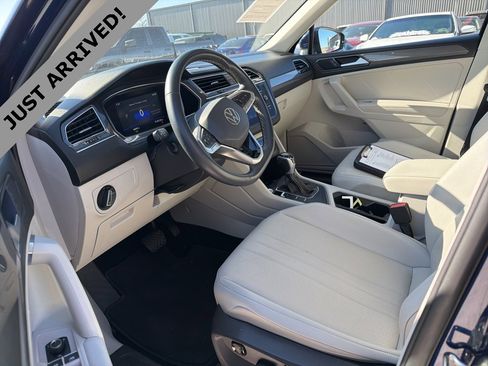 Used 2022 Volkswagen Tiguan SE image 10