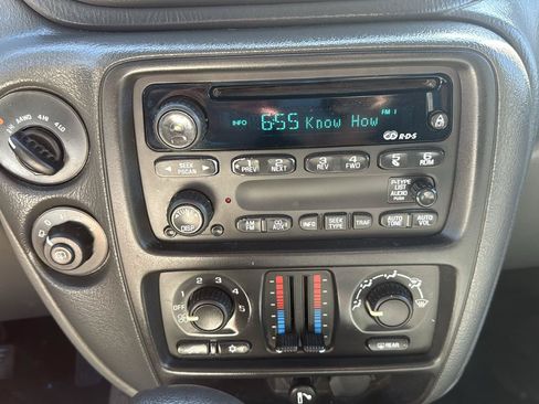 Used 2002 Chevrolet TrailBlazer LT AWD/4WD image 17