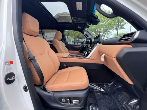 New 2026 Lexus LX 600 4WD w/ Luxury Package image 28