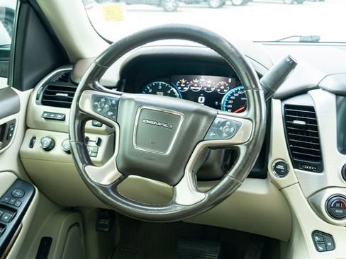 Used 2019 GMC Yukon Denali w/ Denali Ultimate Package AWD/4WD image 32