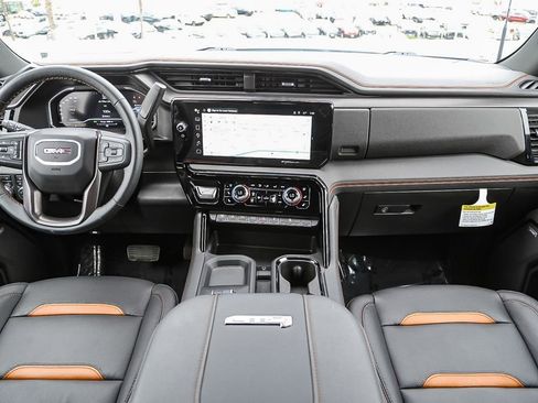 Used 2025 GMC Sierra 2500 AT4 image 13