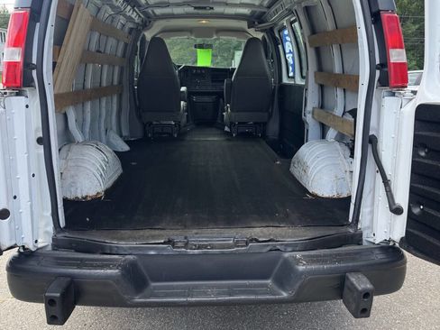 Used 2017 GMC Savana 2500 image 13