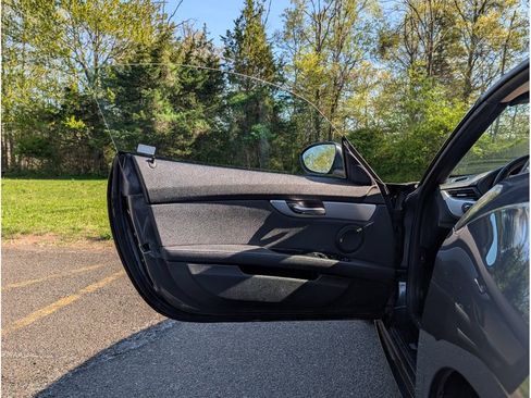 Used 2014 BMW Z4 sDrive28i RWD image 10