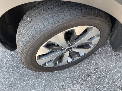Used 2020 Kia Telluride S FWD image 30