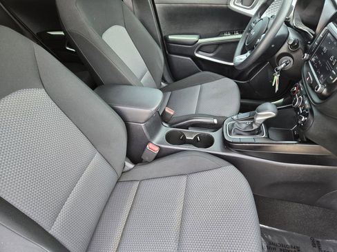 Used 2023 Kia Soul LX FWD image 19