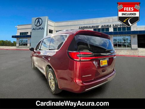 Used 2021 Chrysler Pacifica Limited w/ Premium & Safety Sphere Group AWD/4WD image 3