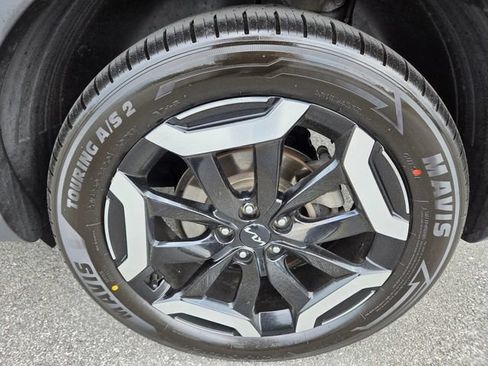 Used 2023 Kia Telluride S AWD/4WD image 19