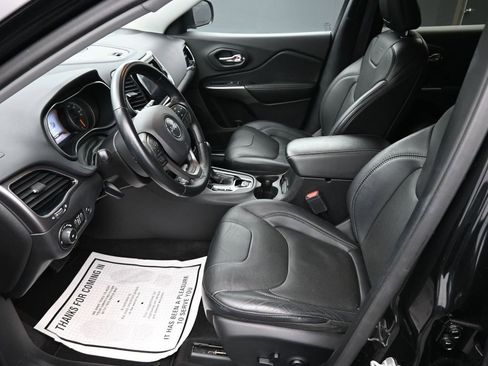 Used 2020 Jeep Cherokee Limited image 11