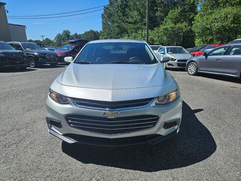Used 2018 Chevrolet Malibu LT image 3