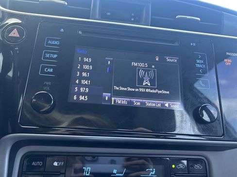 Used 2017 Toyota Corolla LE image 13