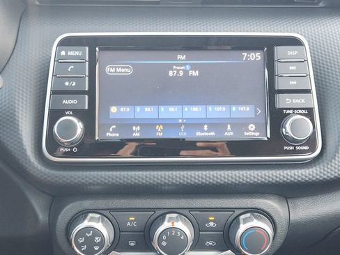 Used 2025 Nissan Kicks Play S FWD image 4