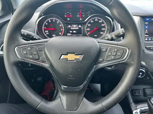 Used 2019 Chevrolet Cruze LT w/ Convenience Package image 18