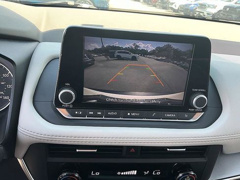 Certified 2023 Nissan Rogue SV FWD image 17