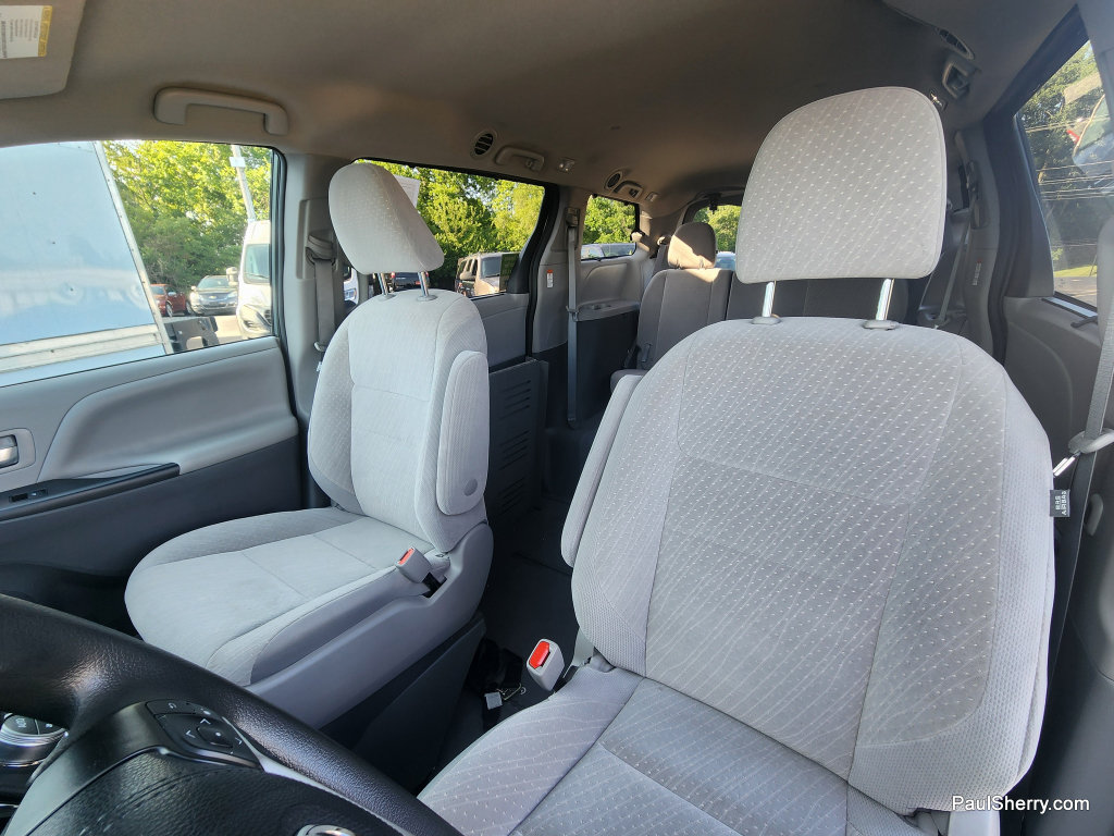 Used 2020 Toyota Sienna LE FWD image 36